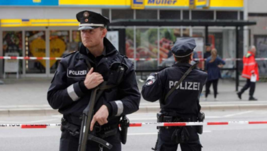 ألمانيا بعد انتحال صفة عناصر شرطة قام سوريان بـ طعن شاب ألماني بالسكين