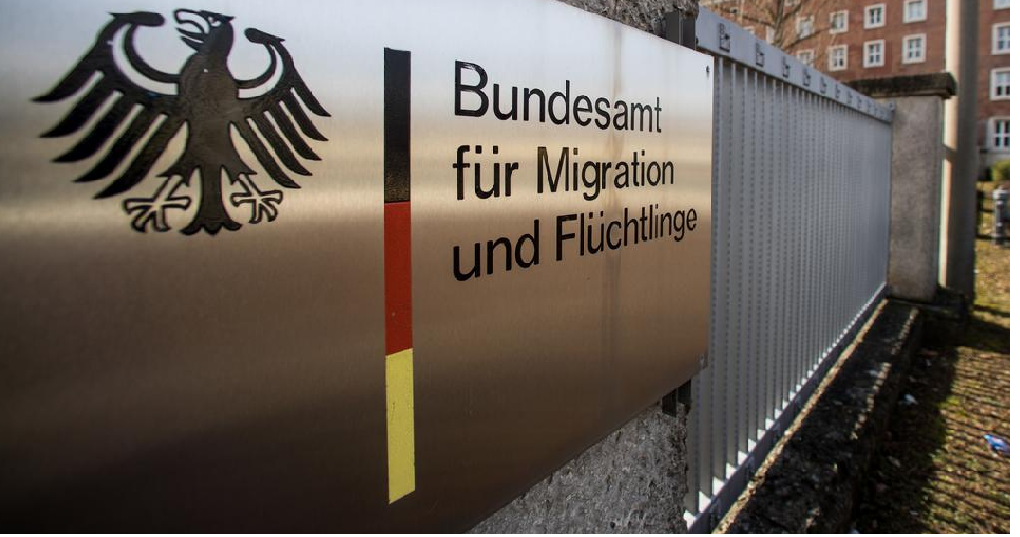 ألمانيا الغاء حق اللجوء من لاجئين بعد إعادة دراسة ملفاتهم من قبل السلطات الأمنية