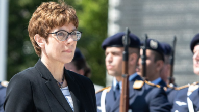 وزيرة الدفاع الألمانية تؤكد استعداد جيش بلادها للمساعدة في مكافحة أزمة كورونا